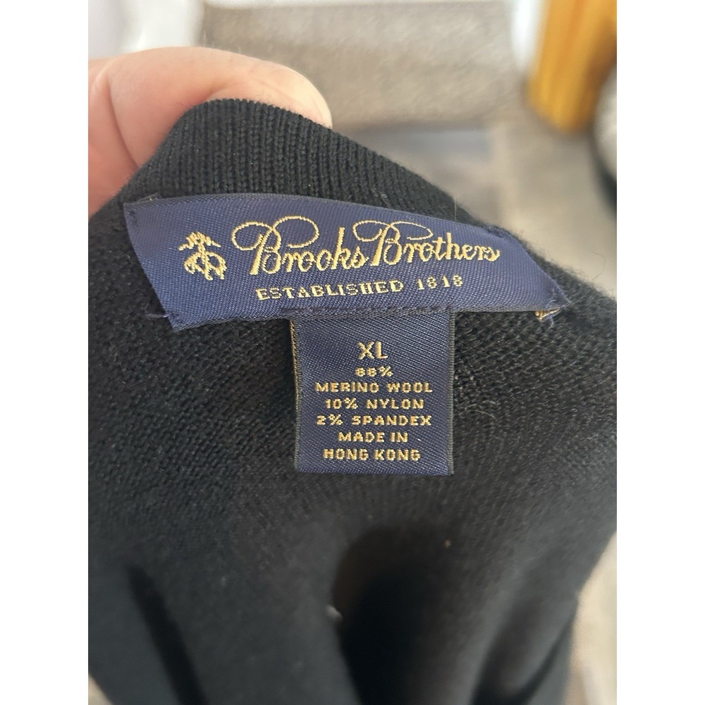 Brooks Brothers Sweater Merino Wool Mens XL Black Knit‎ Brooks Preppy V Neck 492 - Picture 2 of 2